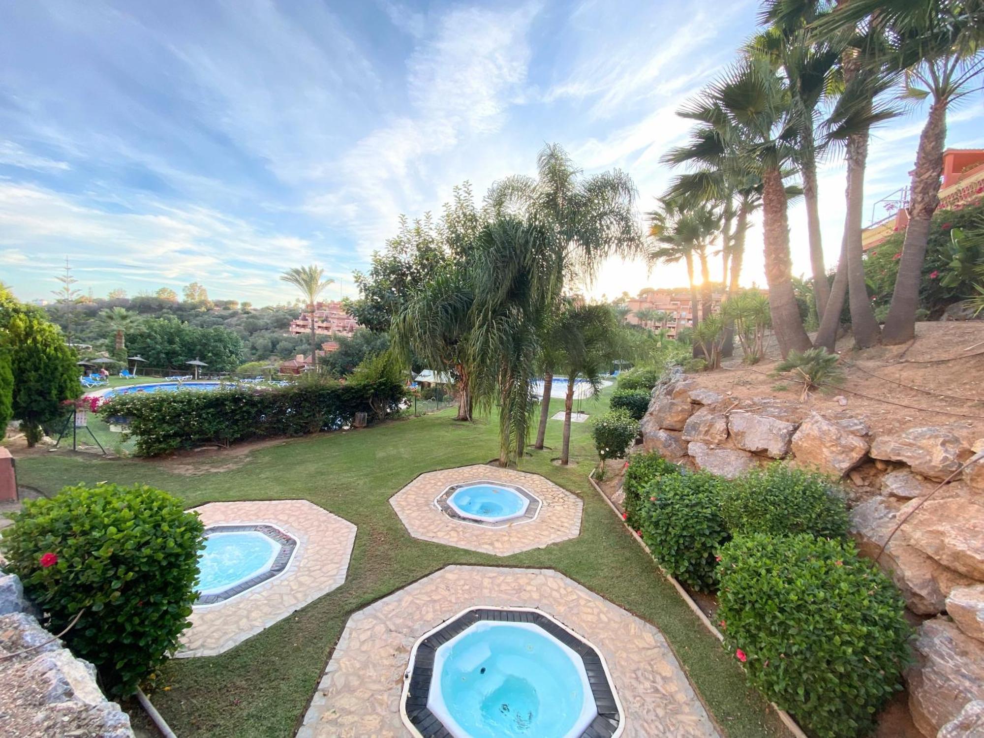 Golf & Resort Apartment In La Reserva De 马尔韦利亚 外观 照片